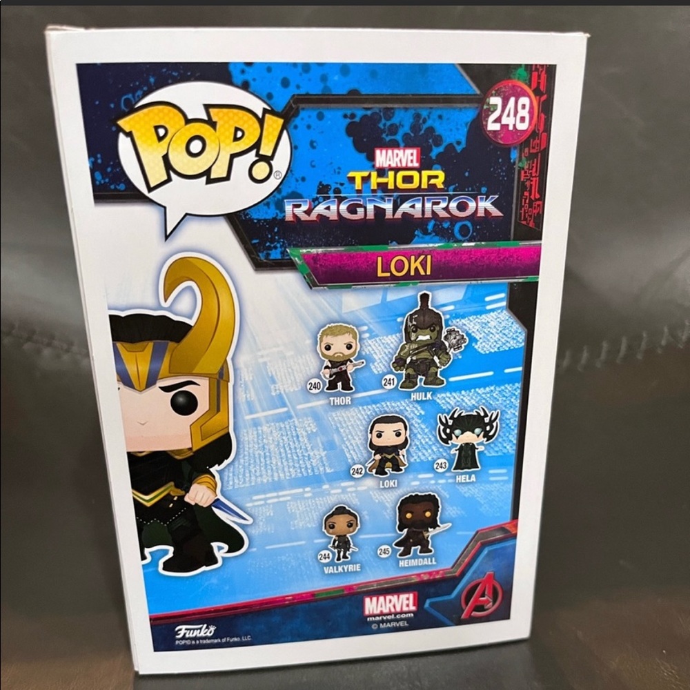 Loki Thor Ragnarok W/helmet - Picture 3 of 7